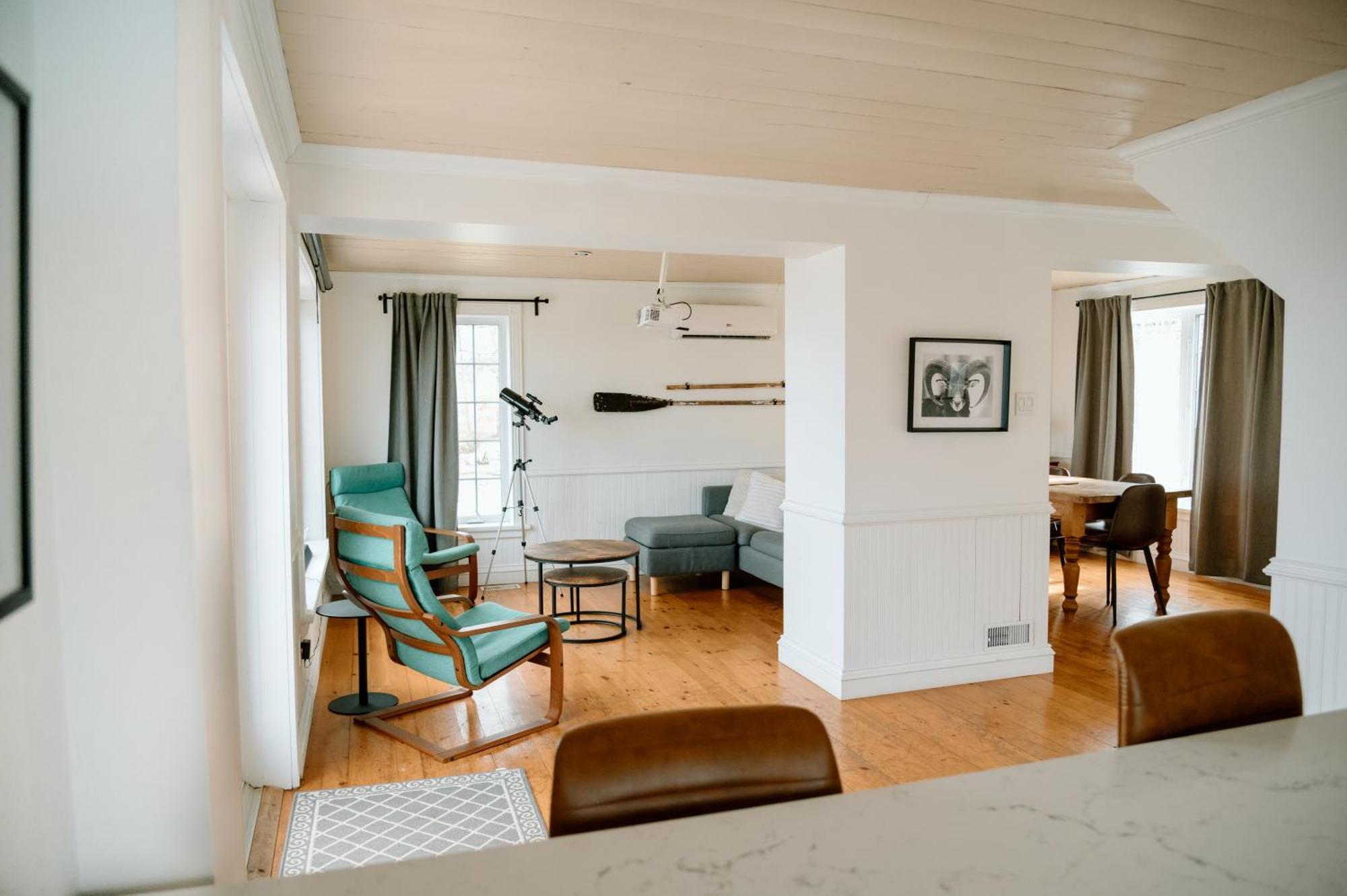 Groundswell Pub & Inn D'Escousse Экстерьер фото