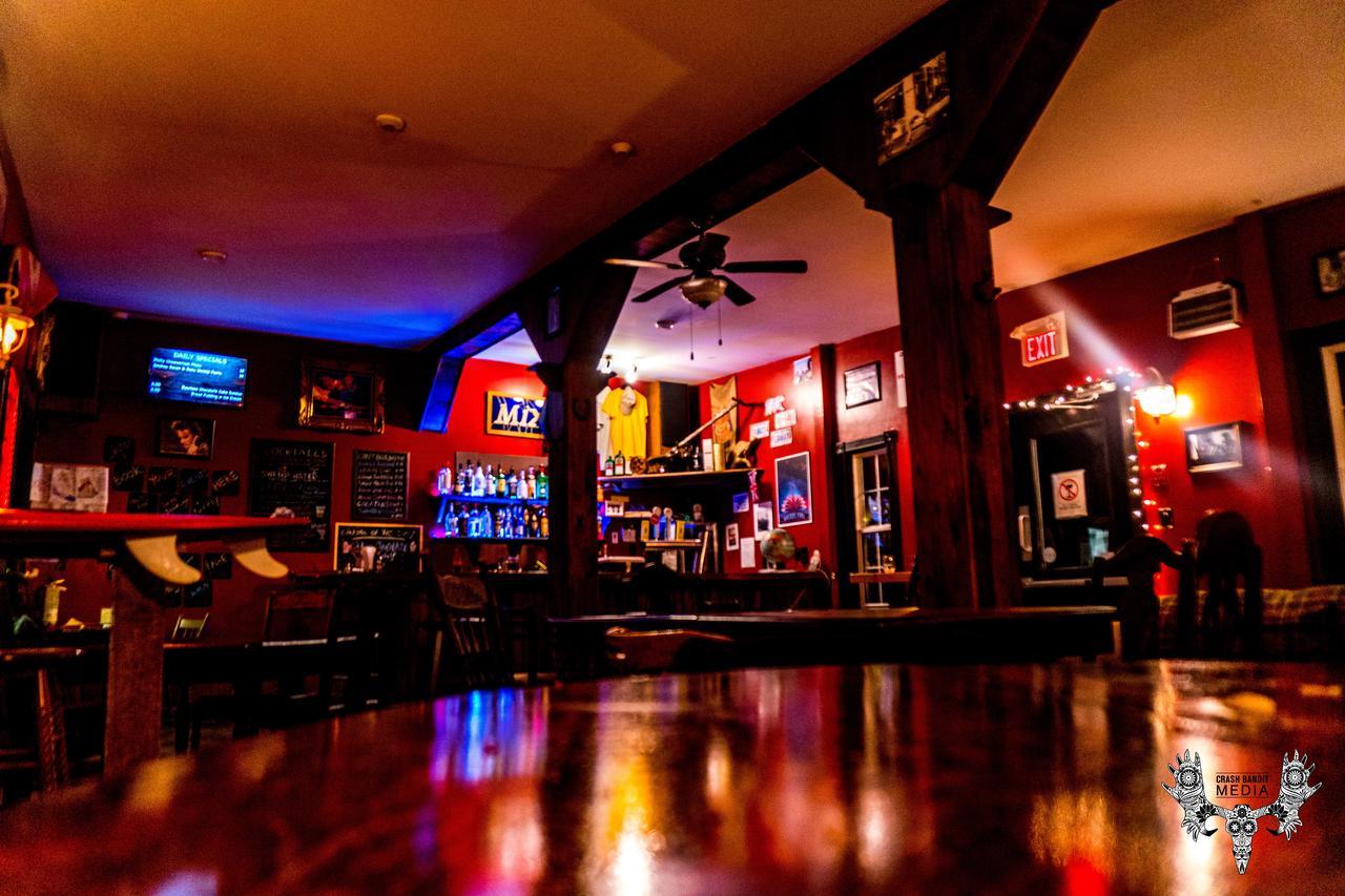 Groundswell Pub & Inn D'Escousse Экстерьер фото